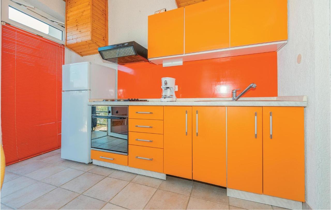 Lovely Apartment In Rogoznica With Wifi Exterior foto