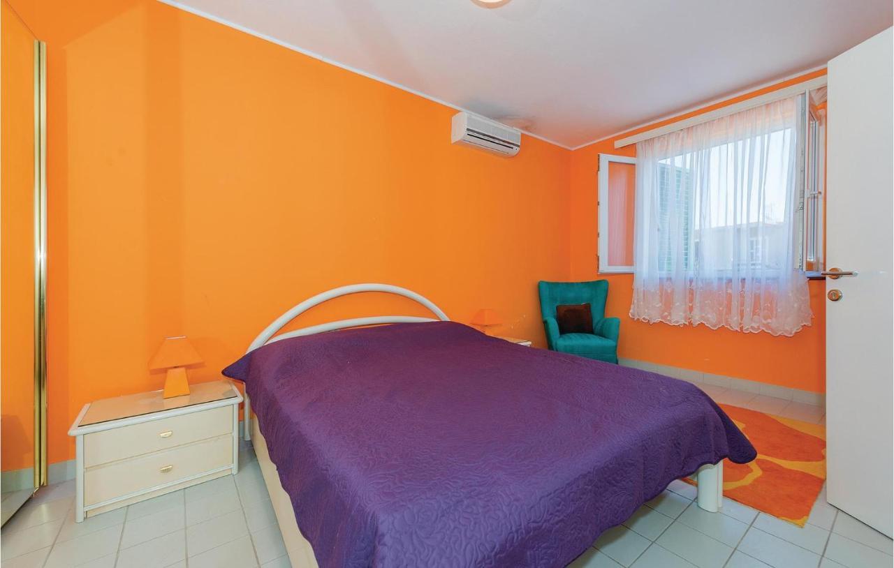 Lovely Apartment In Rogoznica With Wifi Exterior foto