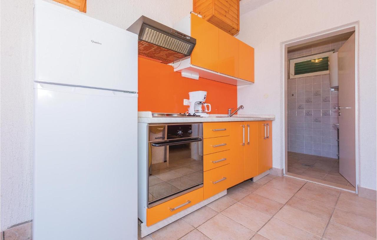 Lovely Apartment In Rogoznica With Wifi Exterior foto