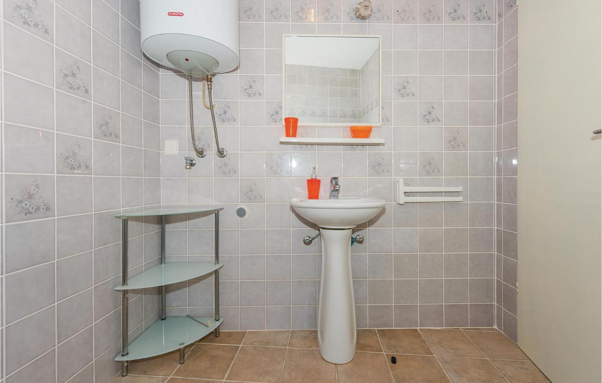Lovely Apartment In Rogoznica With Wifi Exterior foto